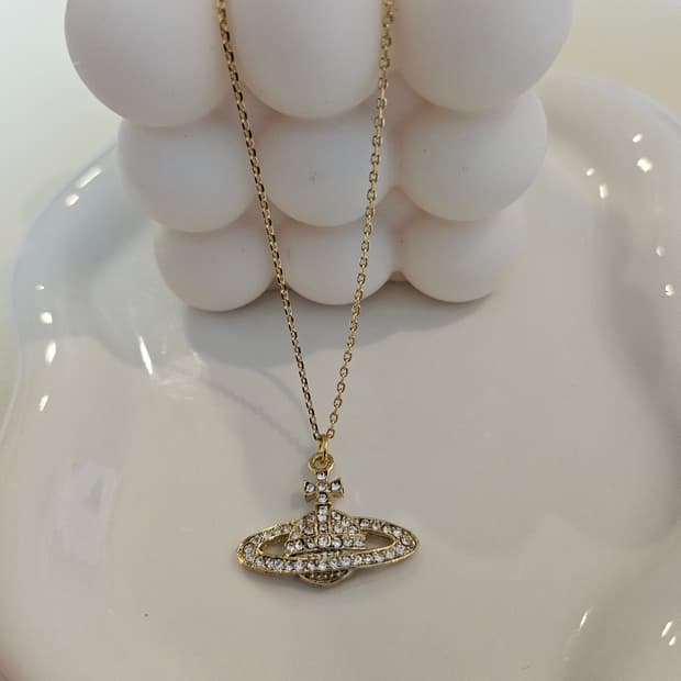 비비안웨스트우드 업사이클링 올큐빅 금장 목걸이