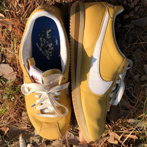 나이키 코르테즈 옐로우