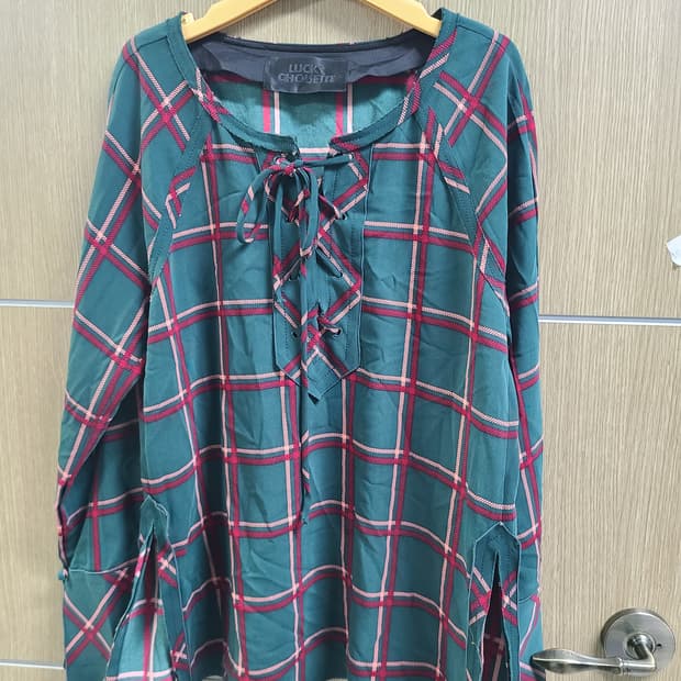 럭키슈에뜨  체크무늬 블라우스 