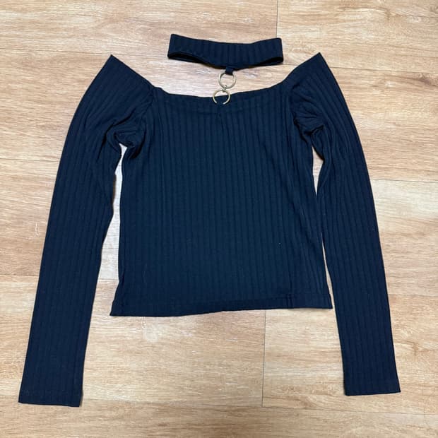 d.i.a 다이아 쵸커 오프숄더 탑