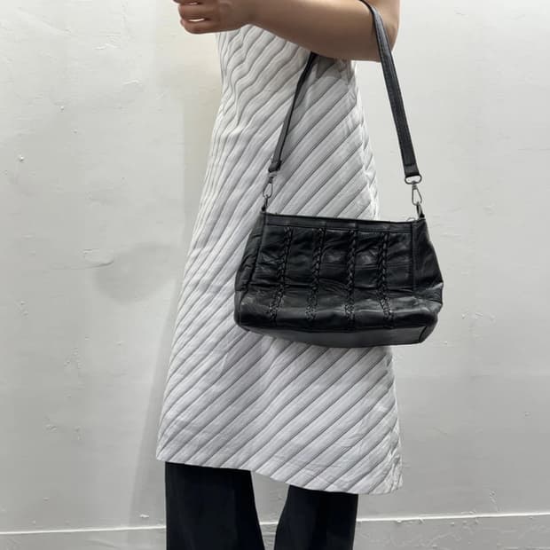 black shoulderbag