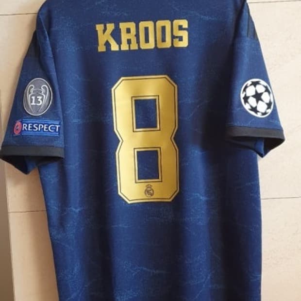 19-20 레알 마드리드 어웨이 유니폼