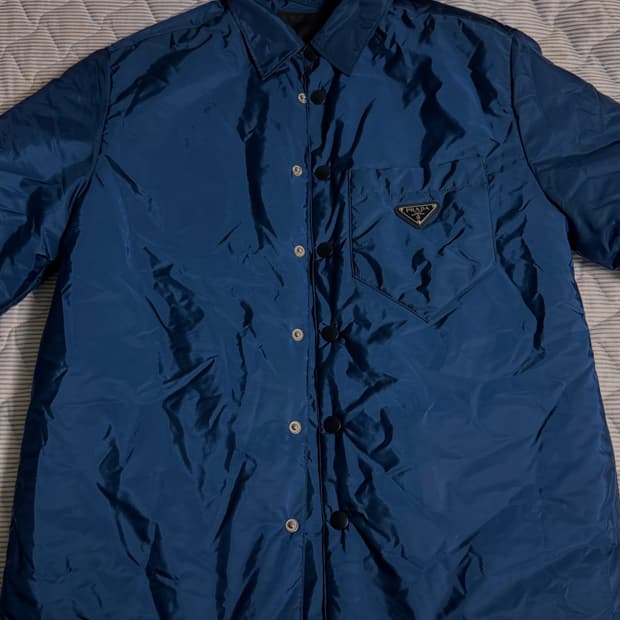 프라다 리나일론 경량 셔츠
