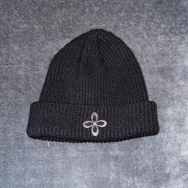 써저리 클로버 비니 블랙