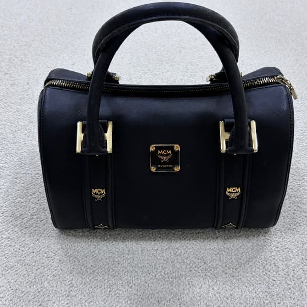 F MCM 블랙 레더 보스턴 토트백 0519E