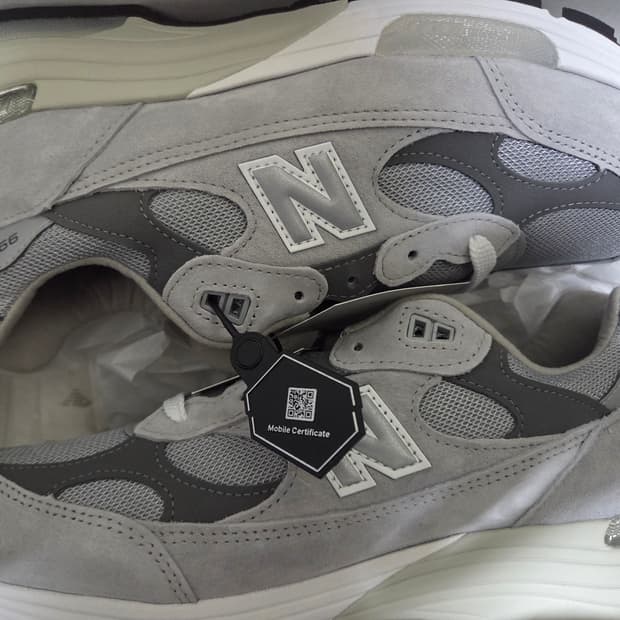 뉴발란스 992 그레이