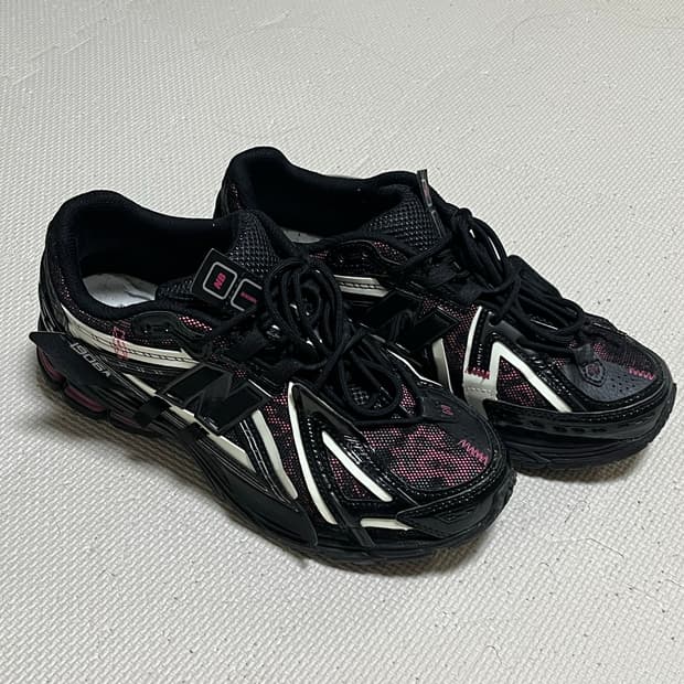 뉴발란스 1906a 블랙 드래곤배리 265사이즈