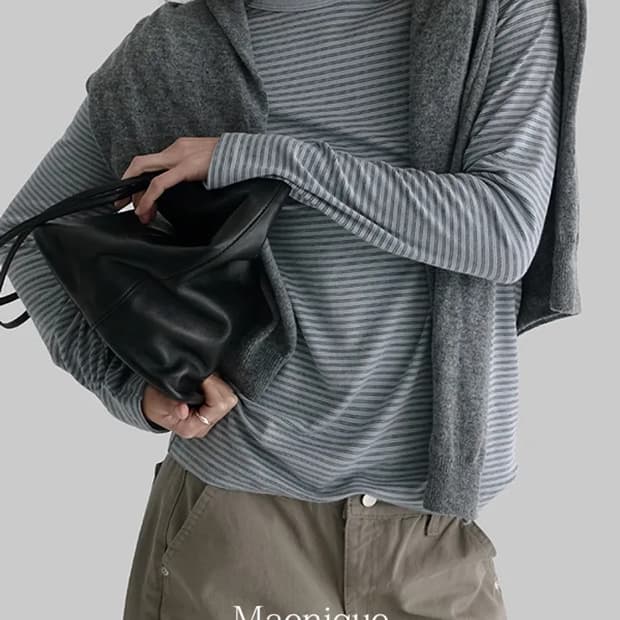 매니크 네브이 스트라이프 긴소매 티셔츠