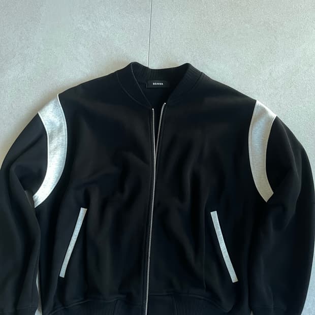 비이커 바시티자켓 아시는분 ㅠㅠ 