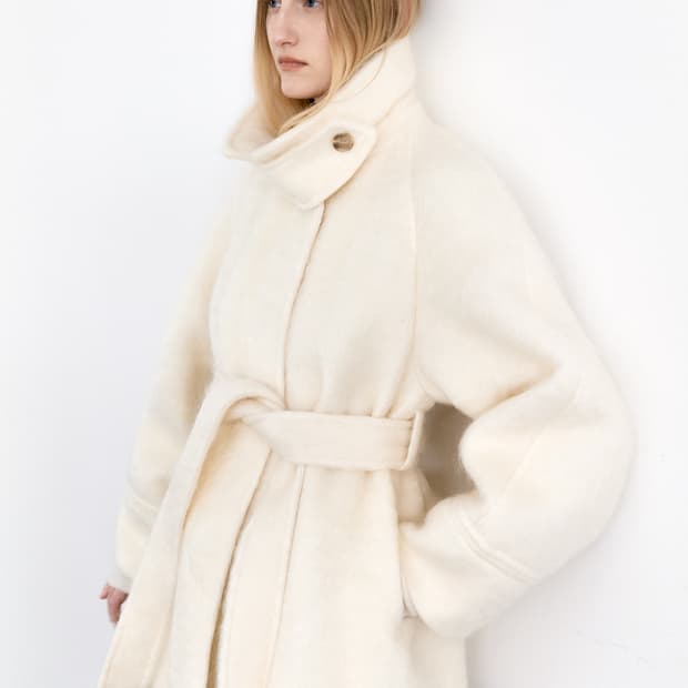 아틀리에 나인 HAIRY WOOL BELTED HAL