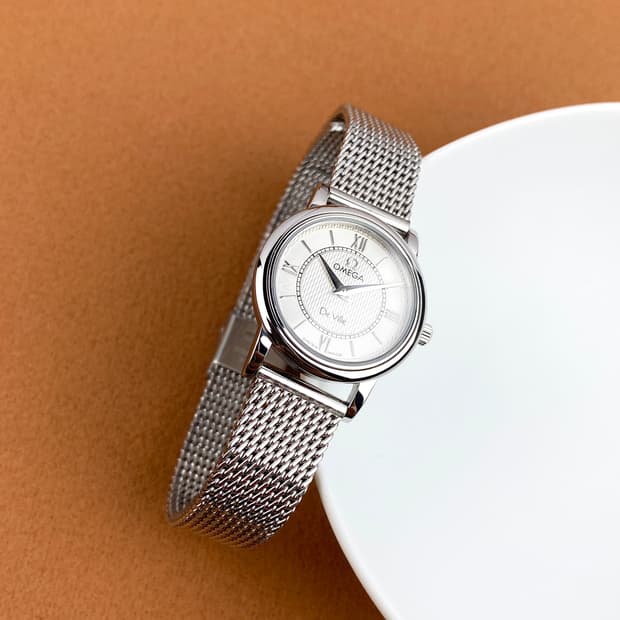 OMEGA Lady De Ville round watch