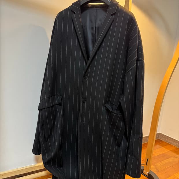준지 코쿤핏 핀스트라이프 코트 46사이즈