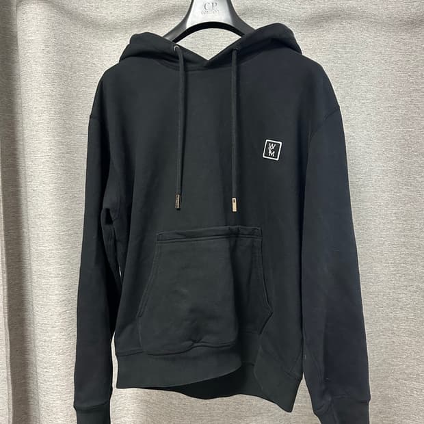 (46) 우영미 백로고 후드 블랙