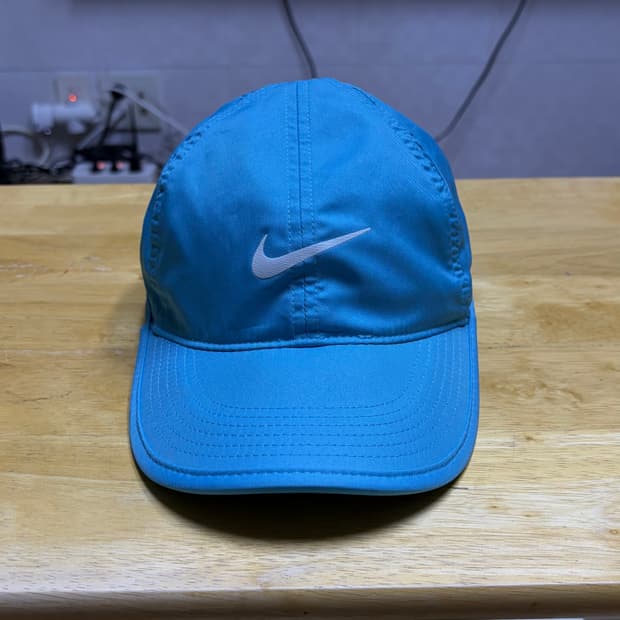 나이키 우먼스 페더라이트 캡모자 블루