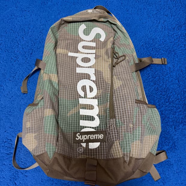슈프림 우드랜드 카모 백팩
