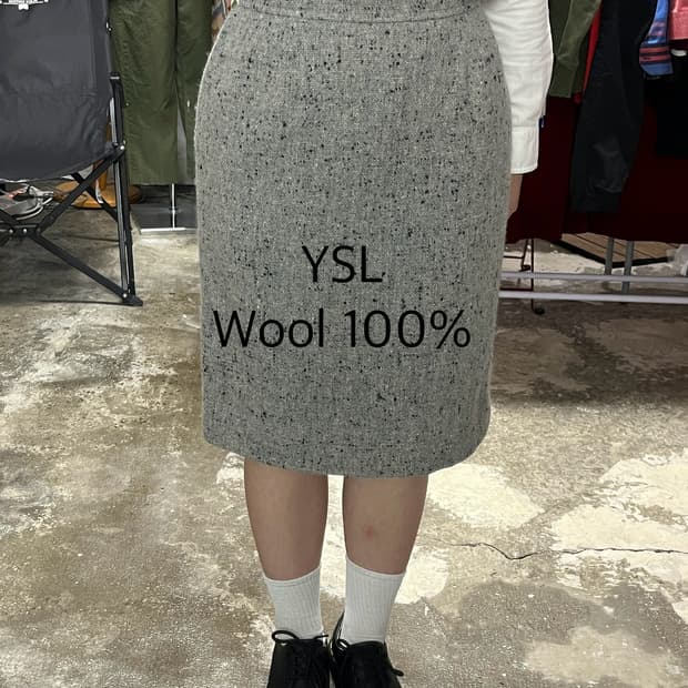Yves Saint Laurent 입생로랑 보카시 울100% 스커트 