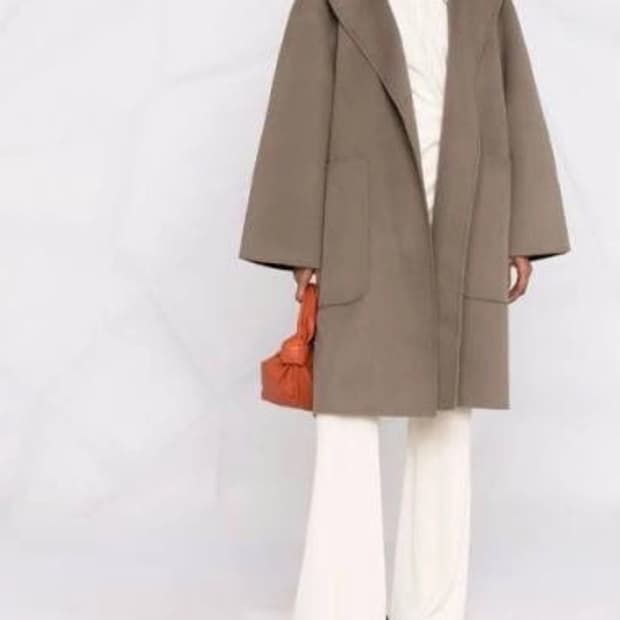 토템 더블 울 케이프 코트