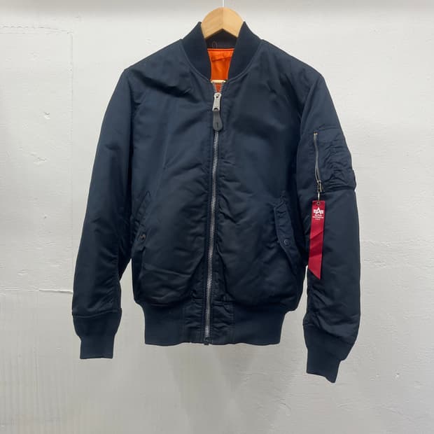 M) ALPHA INDUSTRIES FLIGHT JACKET