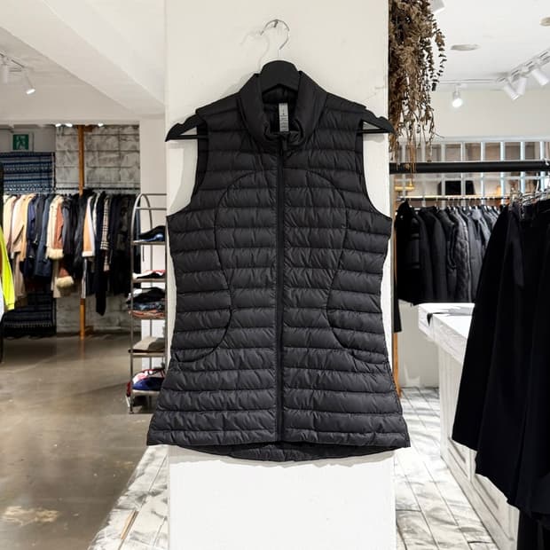 룰루레몬 블랙 팩 잇 다운 베스트