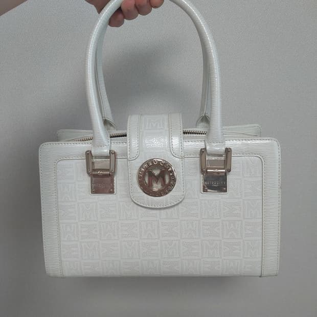 메트로시티 화이트 토트백 y2k