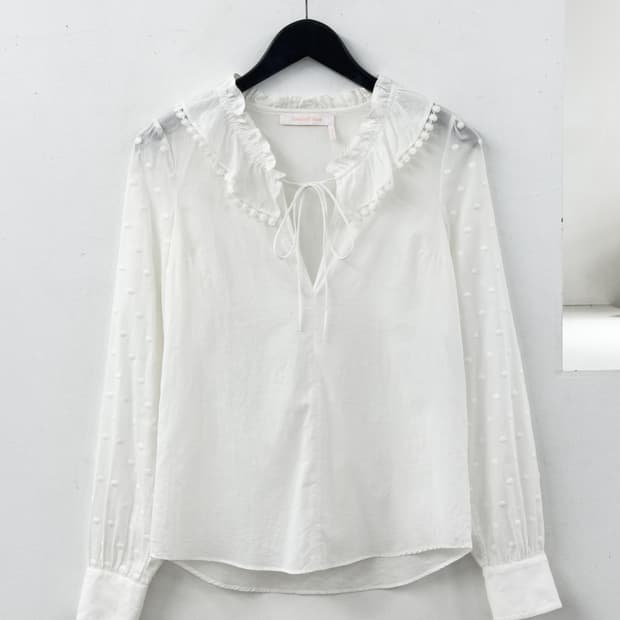 끌로에 레이스 프릴 블라우스