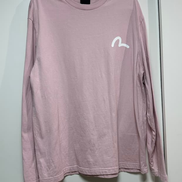 에비수 핑크색 긴팔 티셔츠