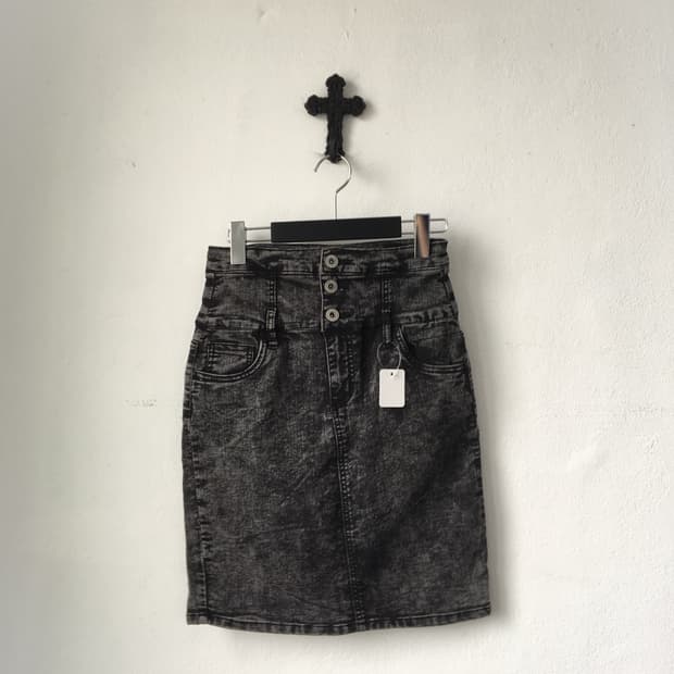 Washing midi skirt