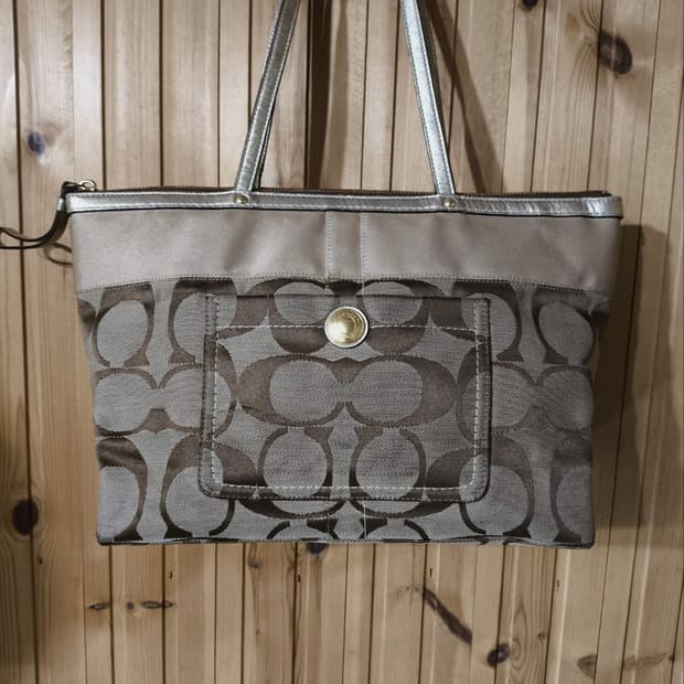 코치 시그니처 패턴 토트백