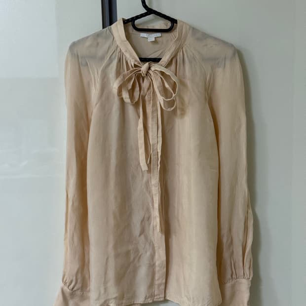 코스 리본블라우스