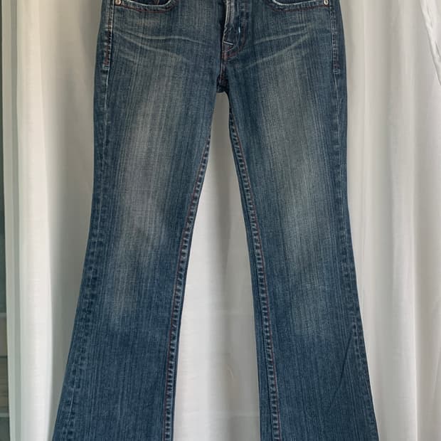 Levi’s lady boots cut denim