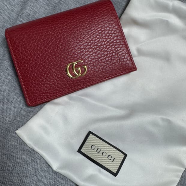 구찌 GG Marmont 레드 레더 미니지갑