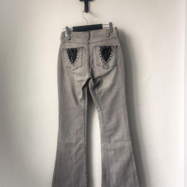 Back pocket point pants