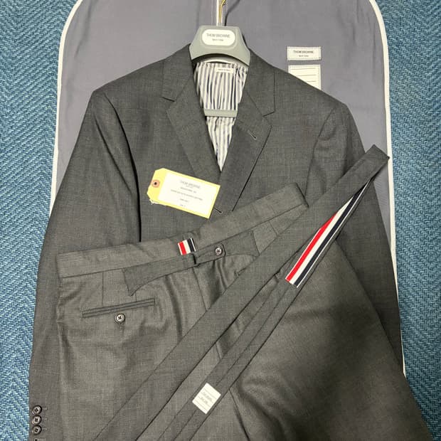 톰브라운 클래식 수트 다크그레이 2사이즈