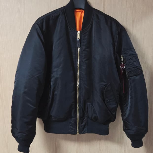 (착샷) 알파인더스트리 ma-1 블랙 