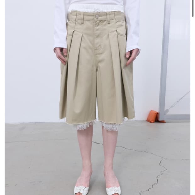 Lcdc 엘씨디씨TUCK BERMUDA SHORTS (BEIGE) 새상품