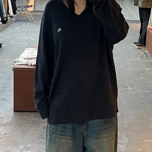 버버리 브이넥 니트 H1452