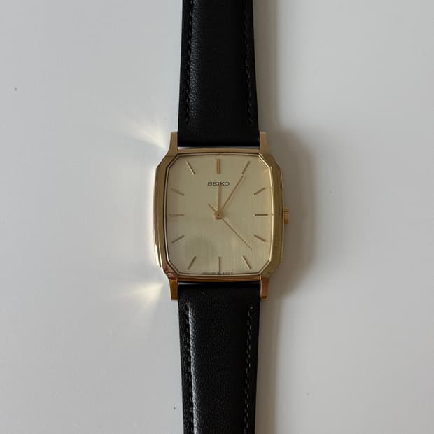 빈티지시계 1980년대 골드 탱크 쿼츠 남성