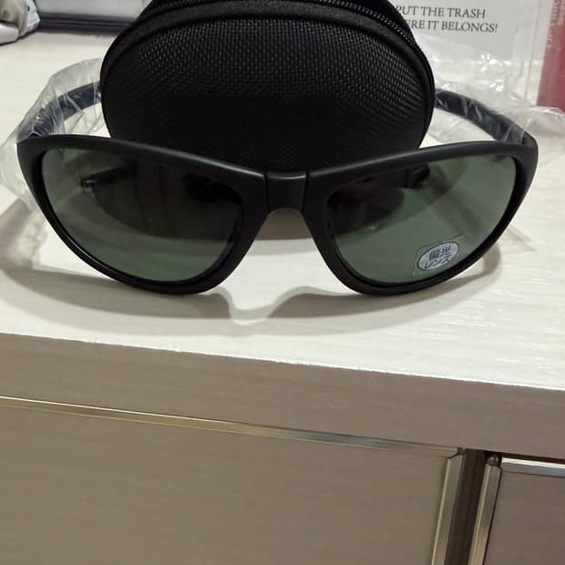 몽벨 접이식 선글라스 블랙 편광