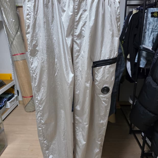 cp컴퍼니 나일론메탈 조거팬츠