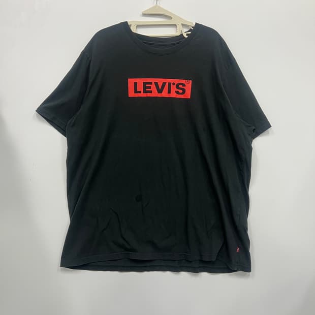 리바이스 블랙 반팔티 