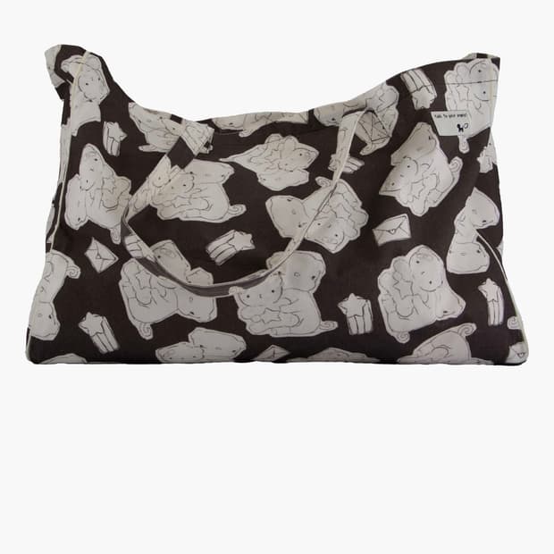 나비버스 hug tote bag large 구해요
