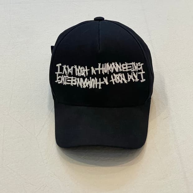 아임낫어휴먼비잉 볼캡모자
