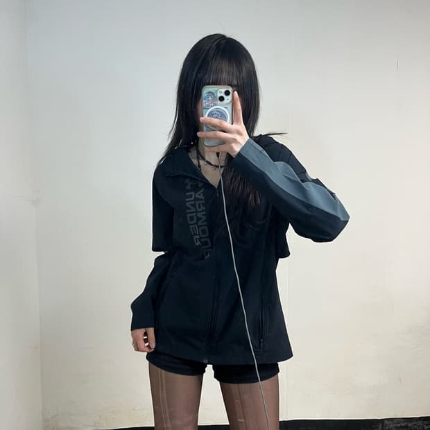 Under Armour running windbreaker