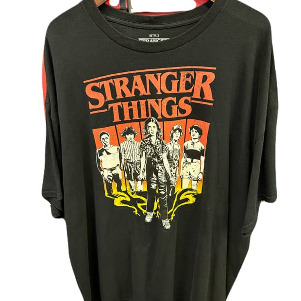 NETFLIX STRANGER THINGS 그래픽 반팔 티셔츠