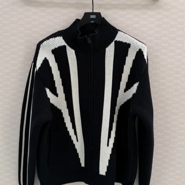 Kith & Cigaratte racing 콜라보 헤비니트 집업