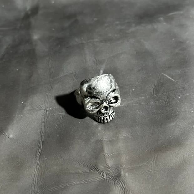 Skull ring