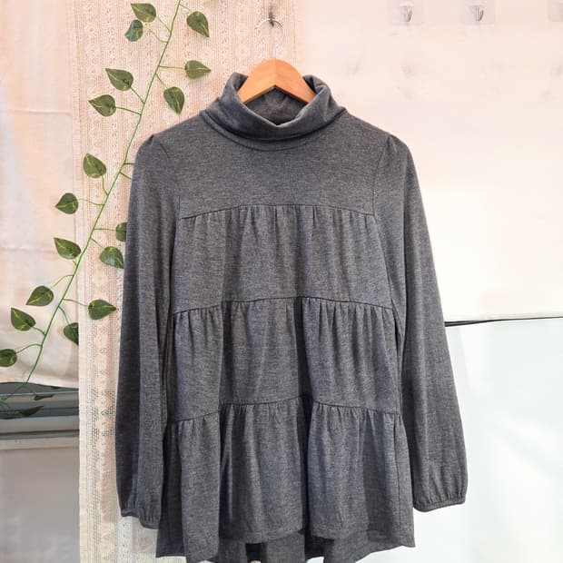 그레이 캉캉 목폴라 슬리브