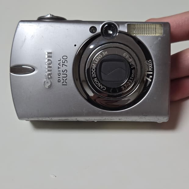 캐논 익서스 750 디지털 카메라
