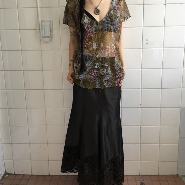Flower pattern mesh top