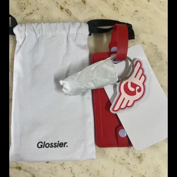 글로시에 러기지 택, 키링